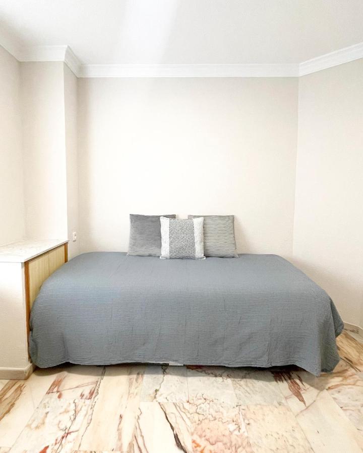 Holidays2Malaga Tomas De Echeverria 150 Mts To Beach & High Speed Wifi & Parking Apartment Exterior photo