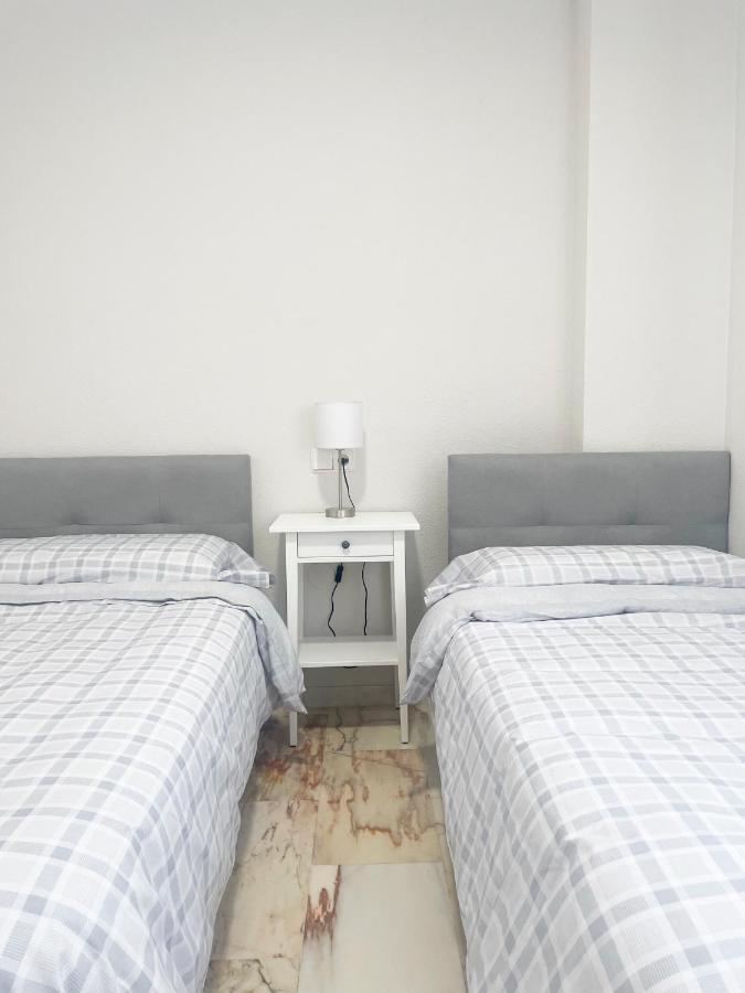 Holidays2Malaga Tomas De Echeverria 150 Mts To Beach & High Speed Wifi & Parking Apartment Exterior photo