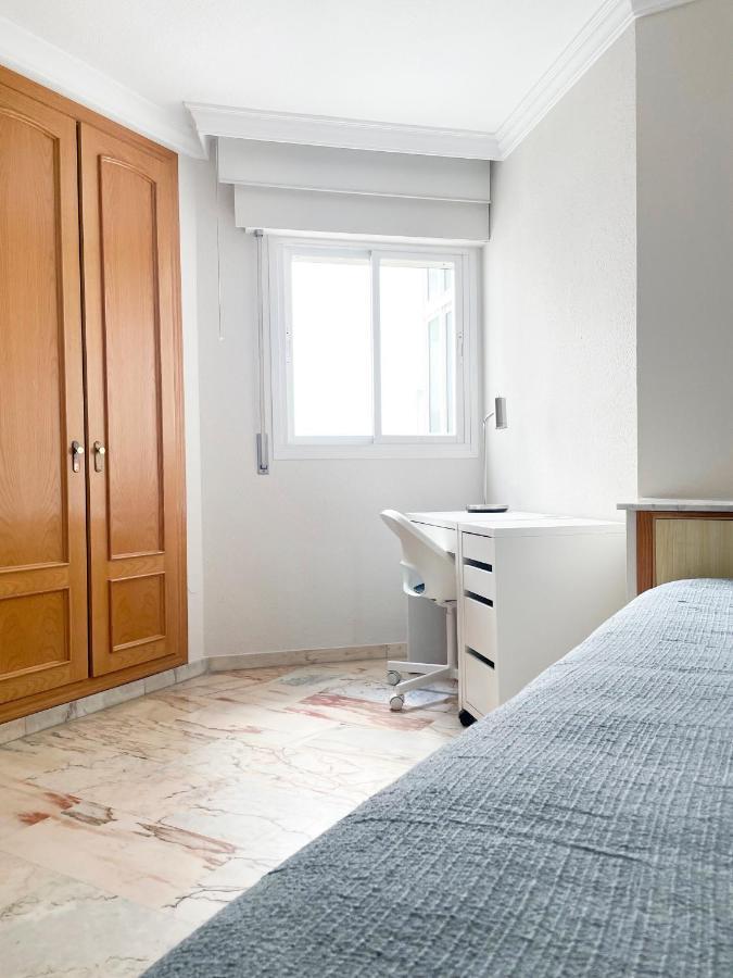Holidays2Malaga Tomas De Echeverria 150 Mts To Beach & High Speed Wifi & Parking Apartment Exterior photo